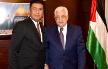الرئيس محمود عباس، أثناء لقاء السفير الاندونيسي تغوه وردويو .
