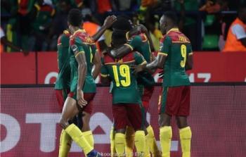 فرحة لاعبي منتخب الكاميرون بهدفهم على غانا