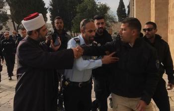 الاحتلال يعتقل حارسا من المسجد الأقصى ارشيف