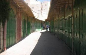 الاحتلال يواصل إغلاق 512 محلا تجاريا في البلدة القديمة بالخليل