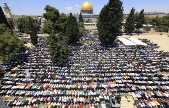 إسرائيل تسمح لحوالي 250 مصلٍ من غزة بأداء الصلاة في الأقصى أسبوعياً