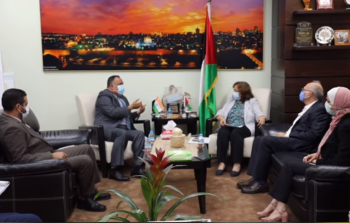 وزيرة الصحة والسفير الهندي لدى فلسطين