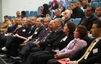 معلمون وطلبة من جامعة النجاح الوطنية خلال المؤتمر