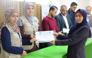 تكريم خريجة من دورة اعداد منشط 