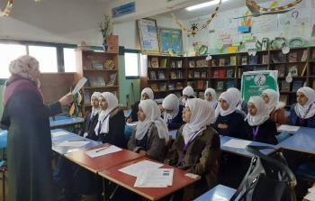 مدرسة قيساريا الثانوية بمديرية الوسطى تشارك في لقاءاً تعليمياً عالمياً عبر الانترنت