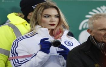 مشجعة تشيلسي الحسناء