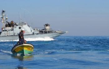 بحرية الاحتلال تعتقل صيادين 