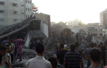 الطيران الحربي الاسرائيلي يستهدف مبنى المسحال الثقافي غزة غزة وهو يضم مكتب الجالية المصرية