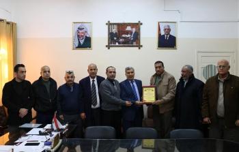 المكتب الحركي للمعلمين بشرق غزة يُهنِّئ النجار بتعيينه عميداً للمعاهد الأزهرية