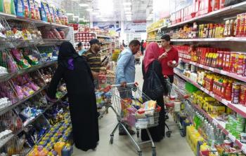 صورة توضيحية لتسوق المواطنين في غزة
