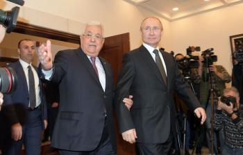 الرئيس محمود عباس ونظيره الروسي فلاديمير بوتين