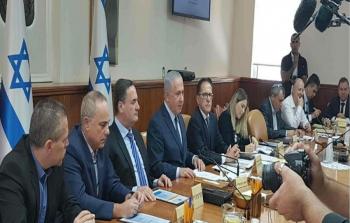بنيامين نتنياهو رئيس الحكومة الإٍسرائيلية يقدم وثيقة للكابينت تقضي بزيادة ميزانية الجيش الاسرائيلي