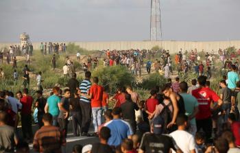 تظاهرة قرب الشريط الفاصل بين غزة واسرائيل