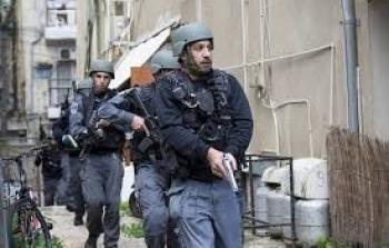 إصابة موظفين اثنين بجروح خلال اقتحام الاحتلال لمقر محافظة القدس