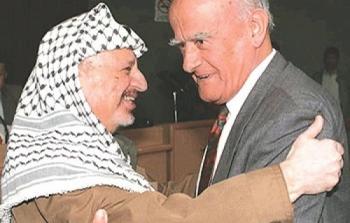 حيدر عبد الشافي والرئيس الراحل ياسر عرفات