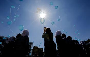 إطلاق البالونات لحشد الدعم الدولي 