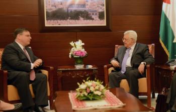 الرئيس عباس والقنصل الأميركي العام