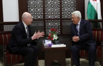 الرئيس محمود عباس والمبعوث الأمريكي -ارشيف-