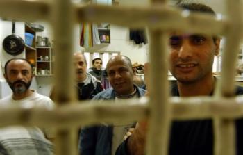 اسرى في سجون الاحتلال - صورة تعبيرية