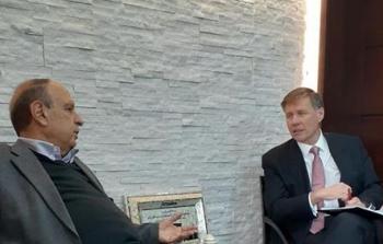 لقاء رئيس دائرة شؤون القدس عدنان الحسيني بالقنصل البريطاني العام في القدس فيليب هول