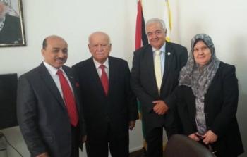 وزراء غزة مع الأغا / ارشيف