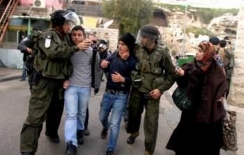 قوات الاحتلال تعتقل مواطنين