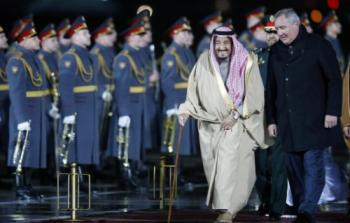 العاهل السعودي يصل موسكو