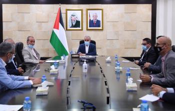  رئيس الوزراء محمد اشتية، يلتقي وفدا من ممثلي منظمات حقوق الانسان.