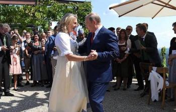بوتين في حفل زواج وزيرة خارجية النسما