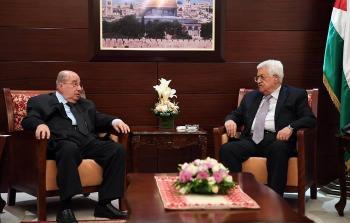 الرئيس الفلسطيني محمود عباس يستقبل سليم الزعنون رئيس المجلس الوطني
