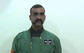 الطيار الهندي الذي أفرجت عنه السلطات الباكستانية 