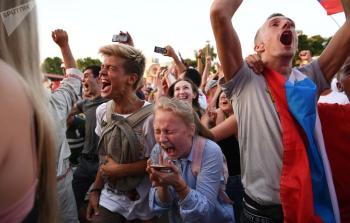 احتفالات روسية 'مجنونة' عقب إقصاء الاسبان من كأس العالم