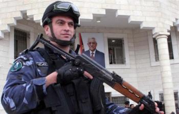 شرطي فلسطيني