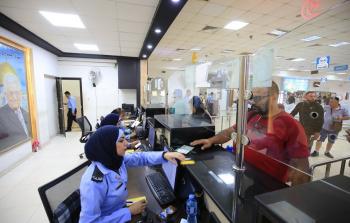 المسافرين عبر معبر الكرامة - أرشيف