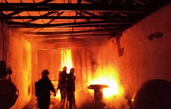 الدفاع المدني يسيطر على حريق مخزن داخله مواد بترولية في جنين