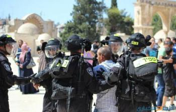 الاحتلال يعتقل أربعة من موظفي الأوقاف في المسجد الأقصى