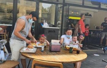 فتح المطاعم في إسرائيل