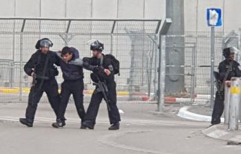 اعتقال أحد الشبان من مخيم شعفاط بالقدس