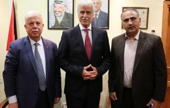عورتاني يبحث مع الآغا آليات استقدام معلمين للعمل في المدرسة الفلسطينية في قطر 