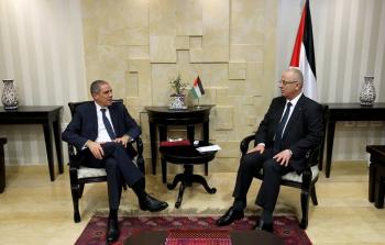 رامي الحمد الله رئيس الوزراء الفلسطيني يلتقي بممثل الاتحاد الأوروبي في فلسطين رالف تراف