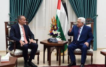 الرئيس الفلسطيني محمود عباس منسق الأمم المتحدة الخاص لعملية السلام في الشرق الأوسط نيكولاي ملادينوف