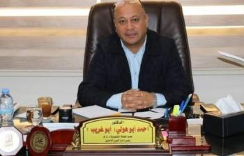 الدكتور احمد أبو هولي - عضو اللجنة التنفيذية لمنظمة التحرير الفلسطينية رئيس دائرة شؤون اللاجئين