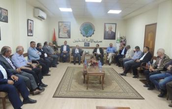 الوزير الحساينة يزور مقر جمعية رجال الاعمال بغزة