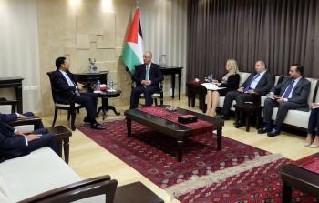 رئيس الوزارء رامي الحمد الله والسفير الأردني