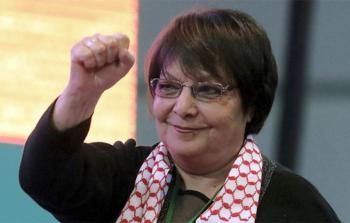 تطبيق زووم يحظر لقاءً عبر منصته بسبب مشاركة المناضلة ليلى خالد