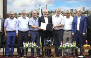 إسماعيل هنية لحظة تسليم رد حماس للفصائل حول الرؤية الوطنية لإنهاء الانقسام