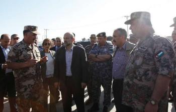 رئيس الوزراء الأردني، عمر الرزاز، خلال زيارة عمل إلى الحدود الشمالية للمملكة
