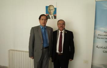 محمود سعادة الامين العام للحزب الشيوعي الفلسطيني، مع سفير جمهورية روسيا الاتحادية