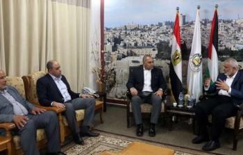 رئيس المكتب السياسي لحركة حماس إسماعيل هنية يلتقي الوفد الأمني المصري خلال زيارته الاخيرة لغزة