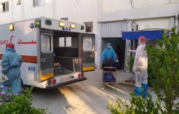 اطباء يتعاملون مع مرضى كورونا في غزة
